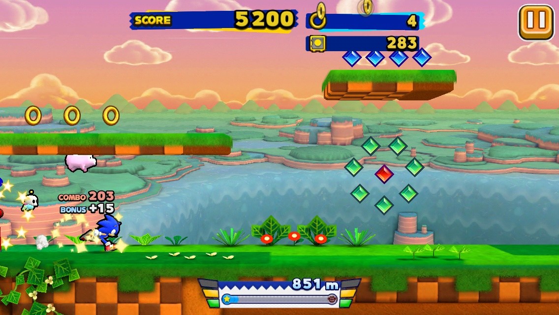Tails e personagens em tela de Sonic Runners.