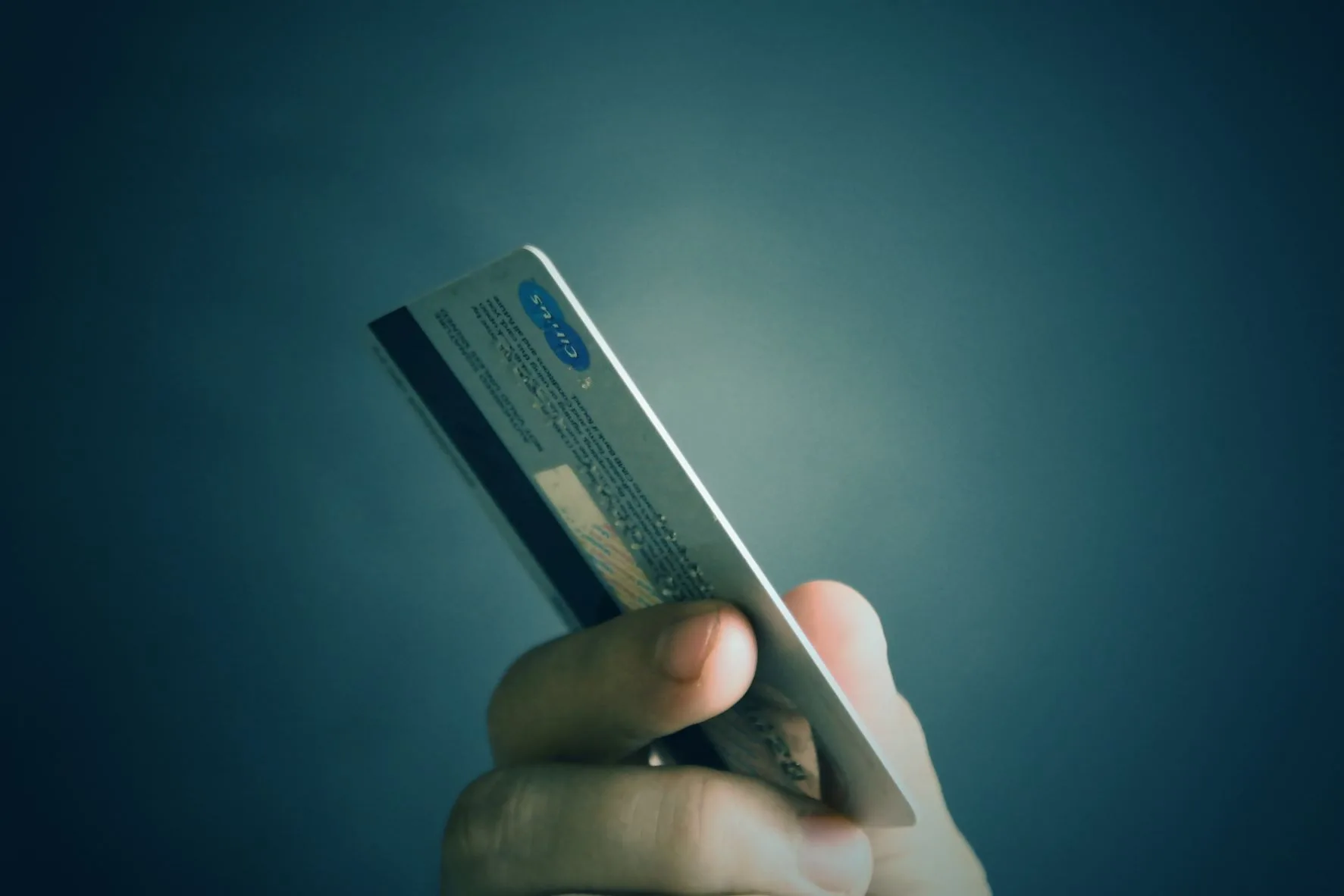 8 Dicas para evitar cair em golpes financeiros na internet