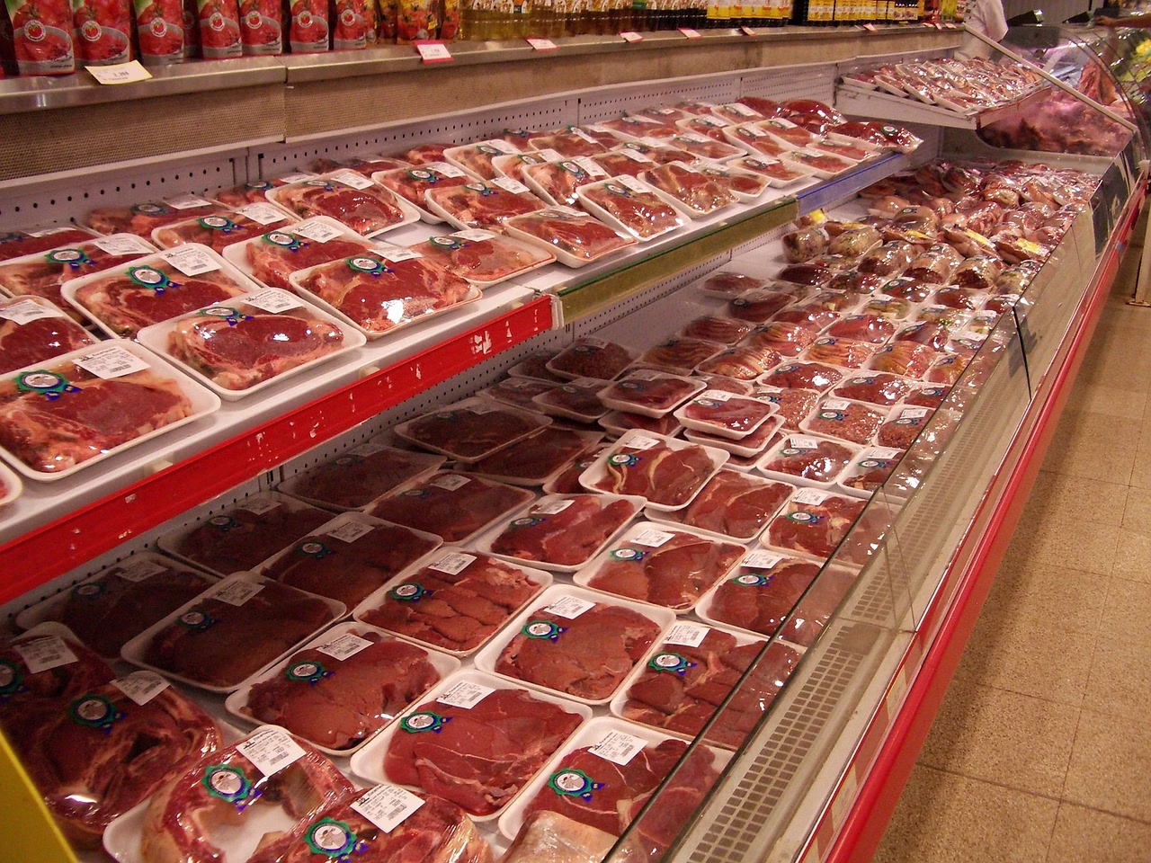 Carne em supermercado. Acervo do Needpix (Creative Commons)